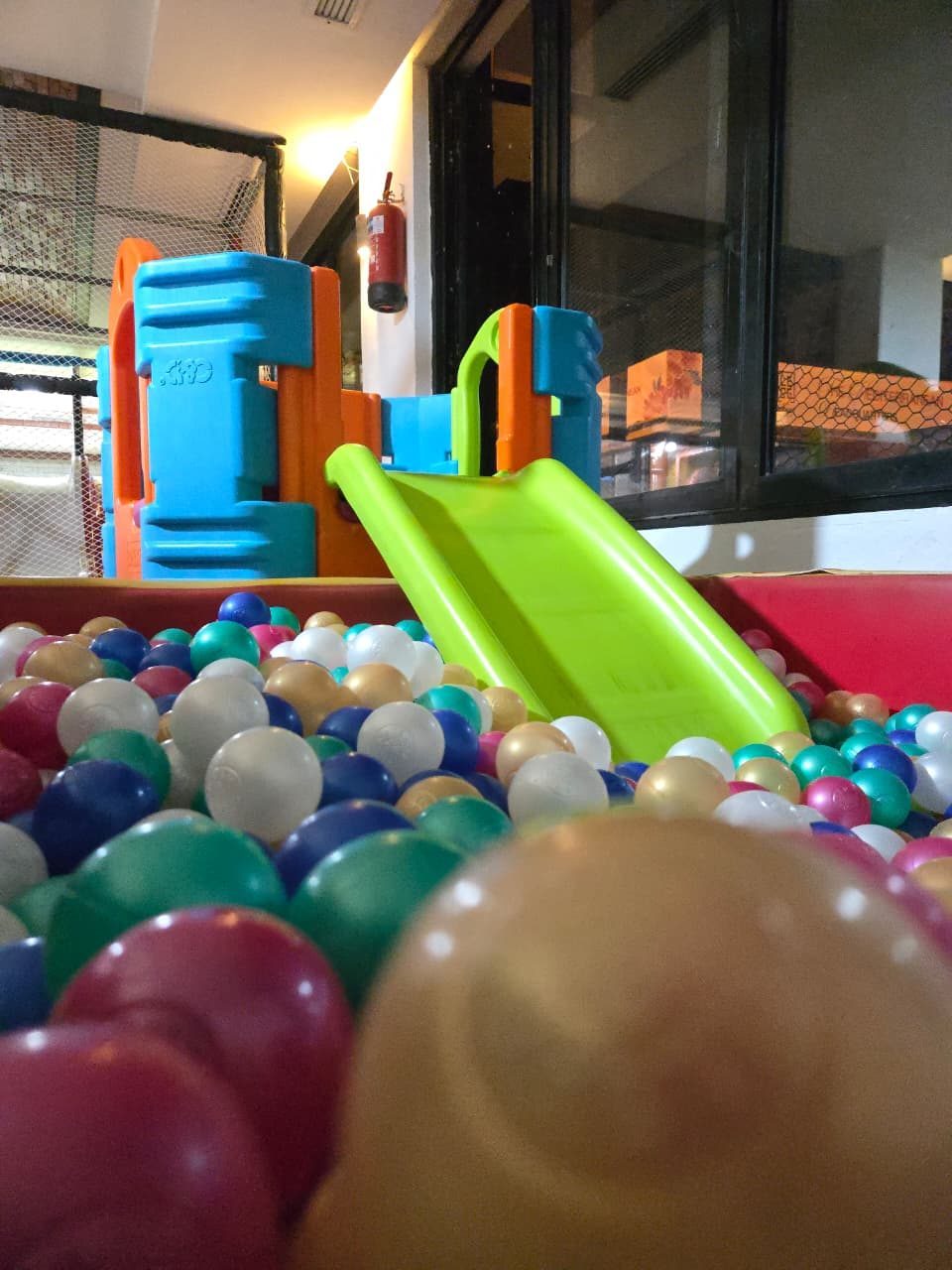 Ball pit